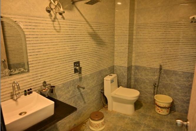 Hotel Raghuveer Inn By Bookingcare Sitapur Muafi Buitenkant foto