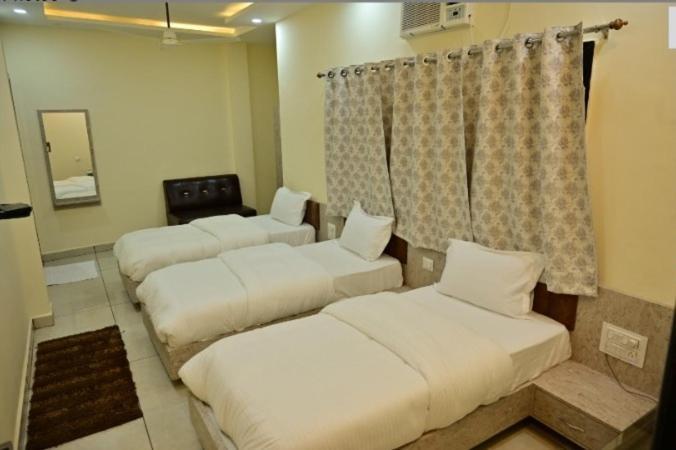 Hotel Raghuveer Inn By Bookingcare Sitapur Muafi Buitenkant foto